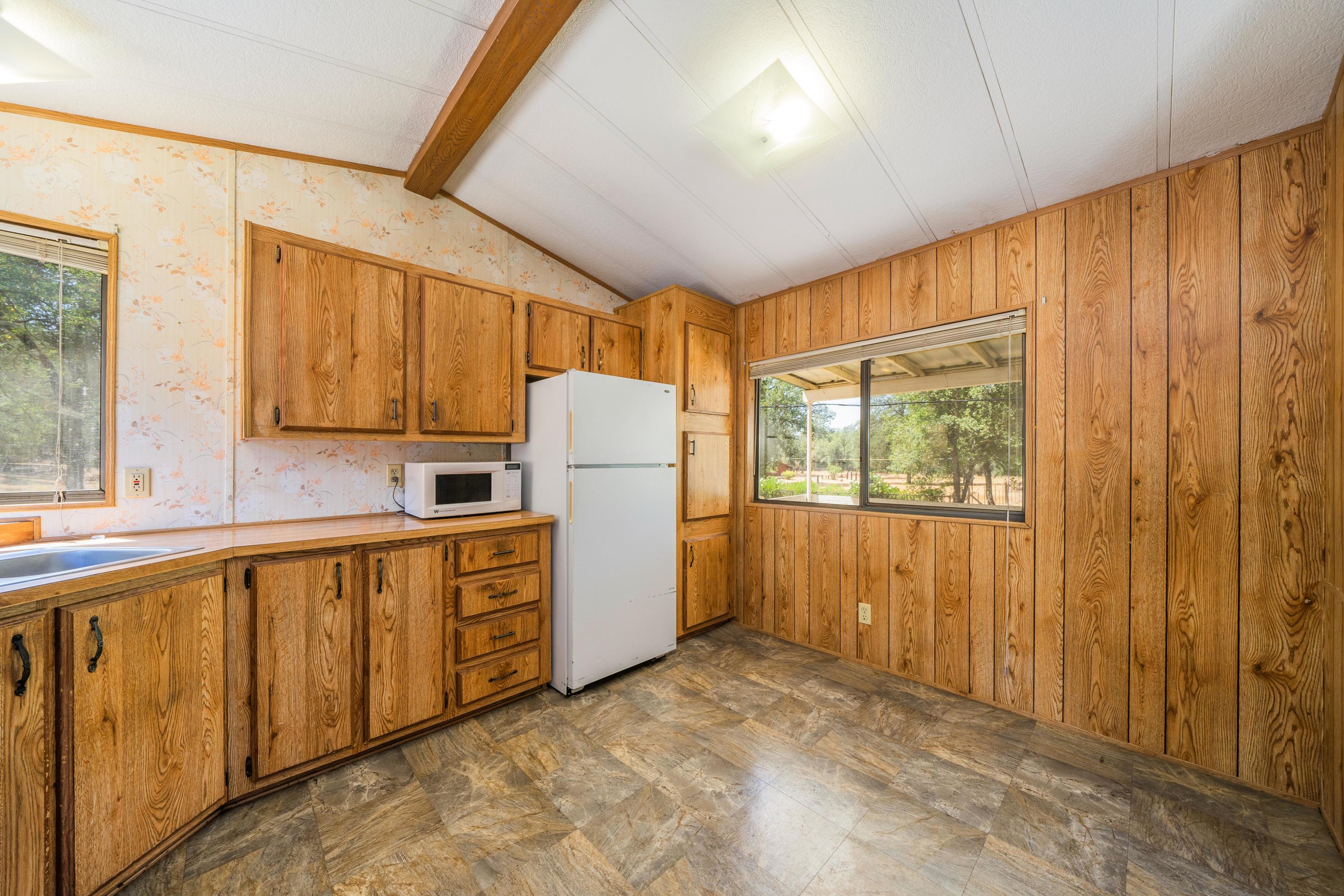 21325 Old Alturas Road Redding, CA 96003 - Photo 10 of 29 10810-31