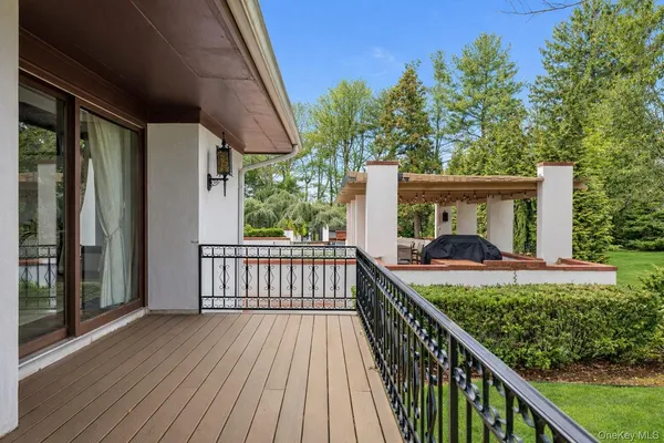 $25,000 | 8 Plaka Court, Glen Head, NY 11545