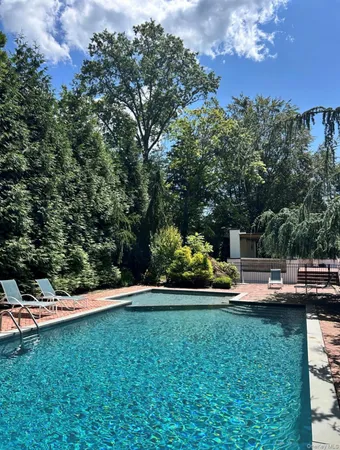 $25,000 | 8 Plaka Court, Glen Head, NY 11545