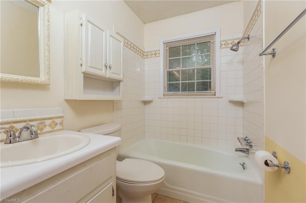 3320 Wide Country Road Pfafftown, NC 27040 - Photo 9 of 28 Gallery Image 9