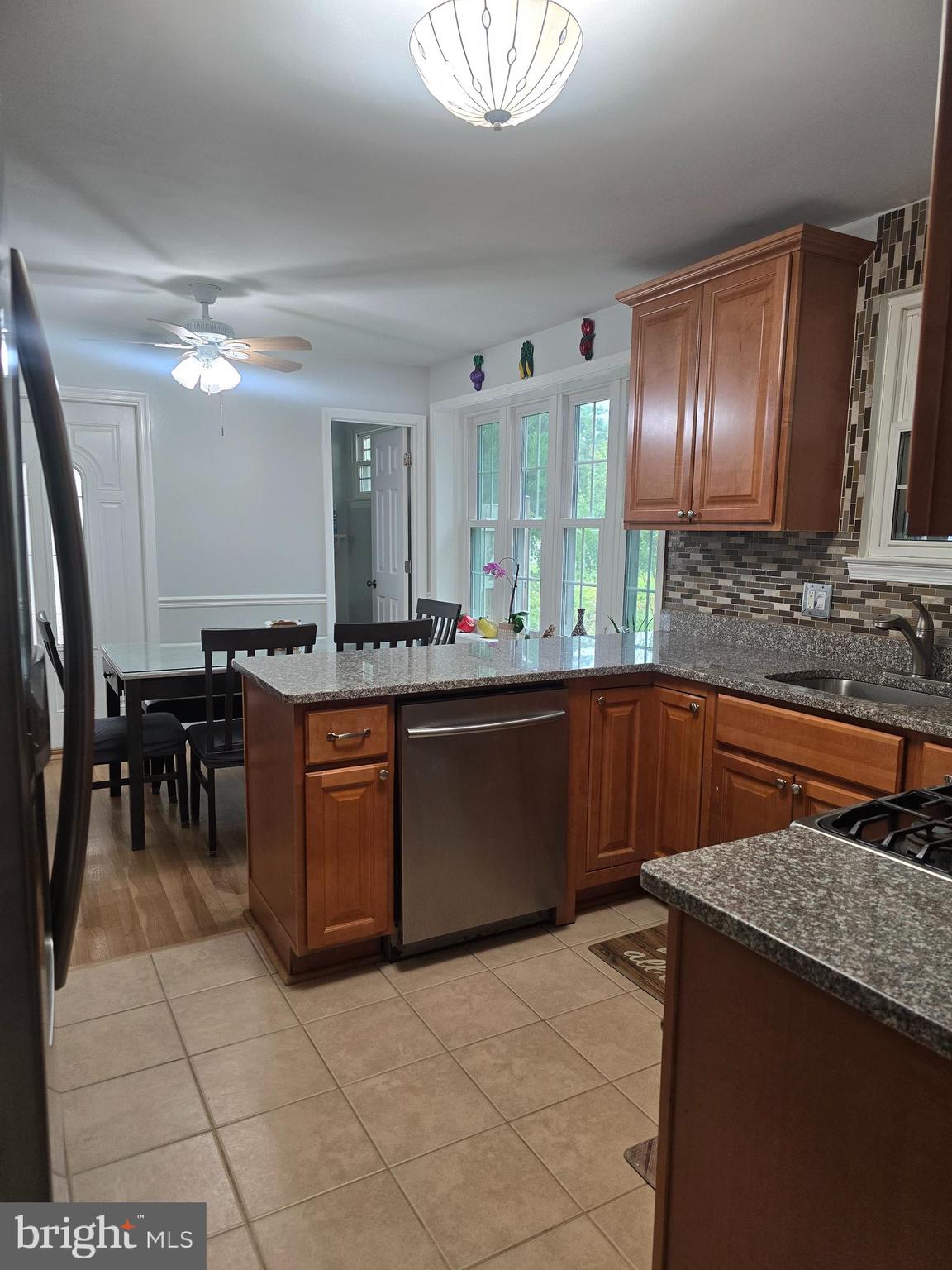 6919 Rolling Road Springfield, VA 22152 - Photo 13 of 42 Kitchen