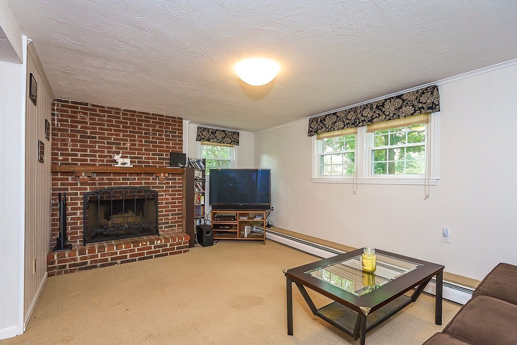 25 Langdon Road Wayland, MA 01778 - Photo 17 of 30 Gallery Image 17