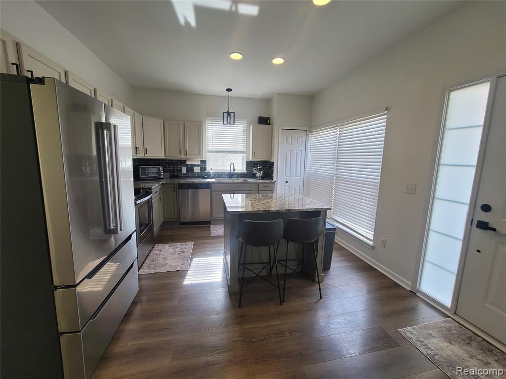 1816 Acorn Valley Drive Howell, MI 48855 - Photo 13 of 35