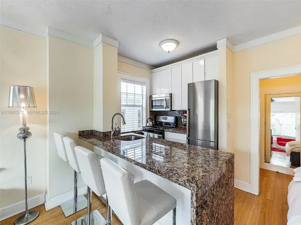 $1,700 | 1611 Michigan Avenue, Unit 10, Miami Beach, FL 33139