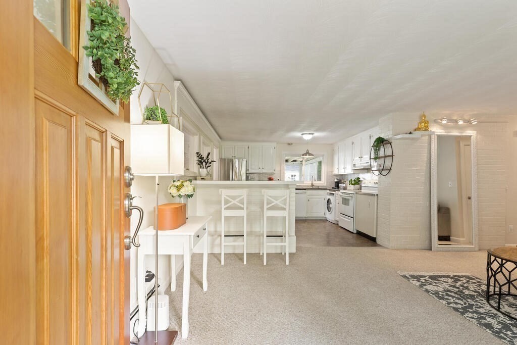 19 Mayflower Road Framingham, MA 01701 - Photo 5 of 31 Gallery Image 5
