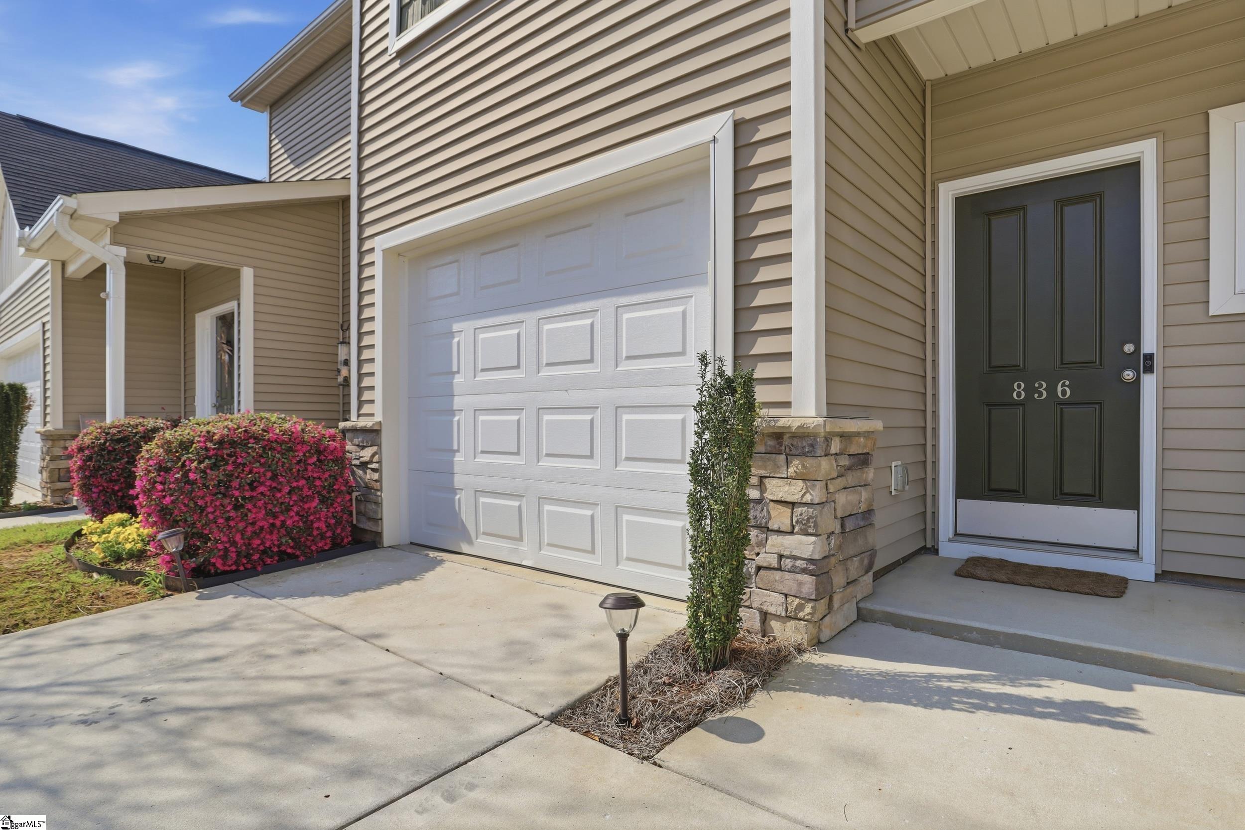 836 Stonebriar Street Simpsonville, SC 29681 - Photo 2 of 37
