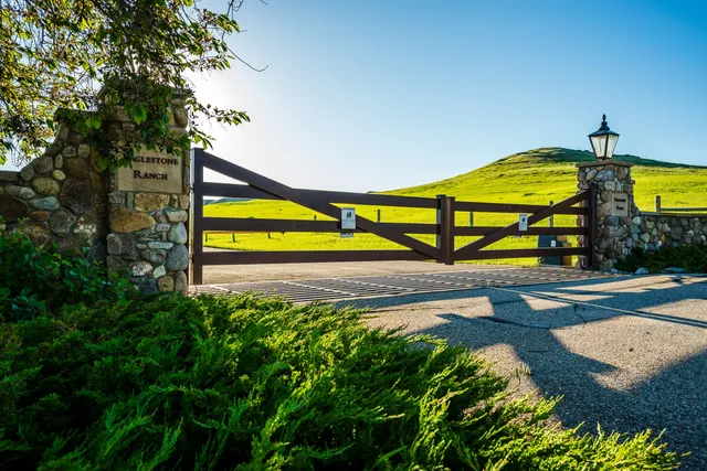 $1,925,000 | 42 Shepards Road, Big Horn, WY 82833