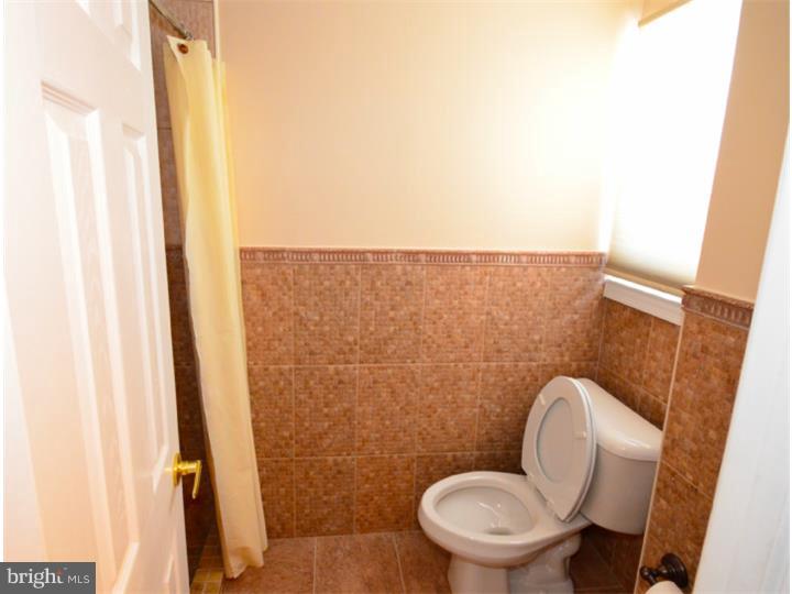 1864 Garth Road Philadelphia, PA 19116 - Photo 16 of 23 Gallery Image 16