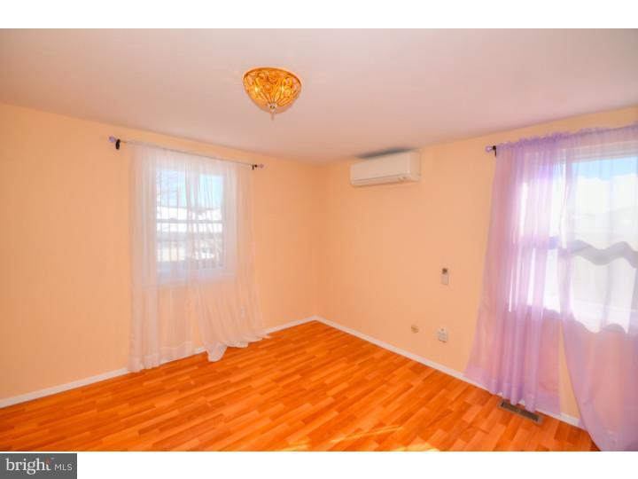 1864 Garth Road Philadelphia, PA 19116 - Photo 17 of 23 Gallery Image 17