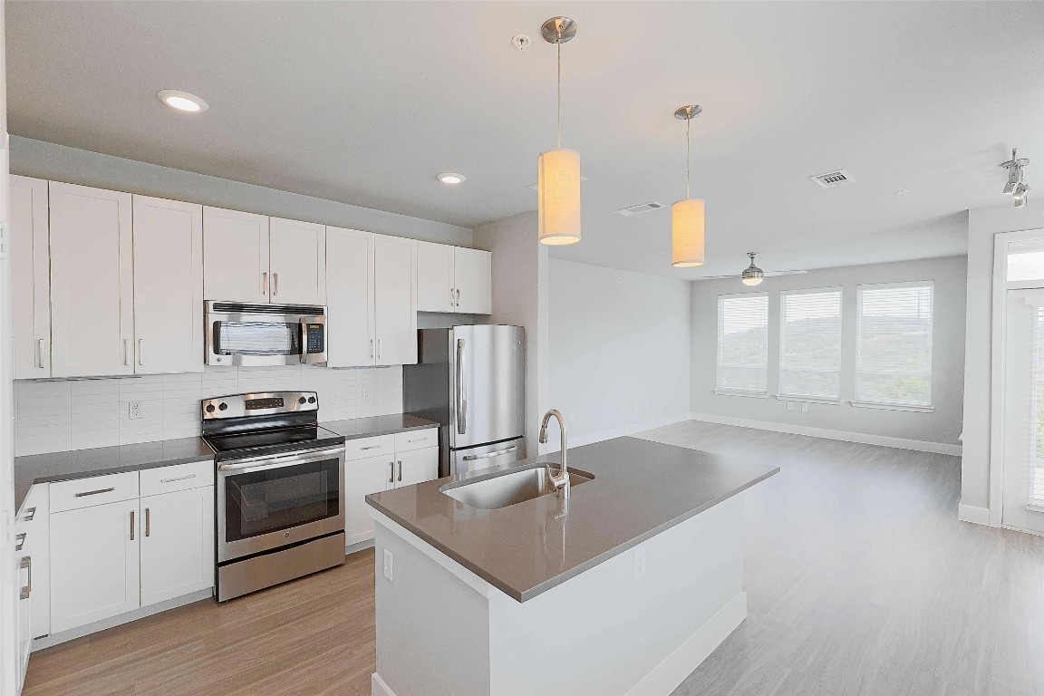 4800 Steiner Ranch Boulevard, Unit 14306 Austin, TX 78732 - Photo 14 of 25 Up to 8 weeks free rent plus reduced deposits!