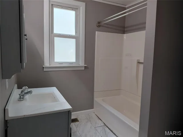 $230,000 | 25 West Oak Street, Mascoutah, IL 62258