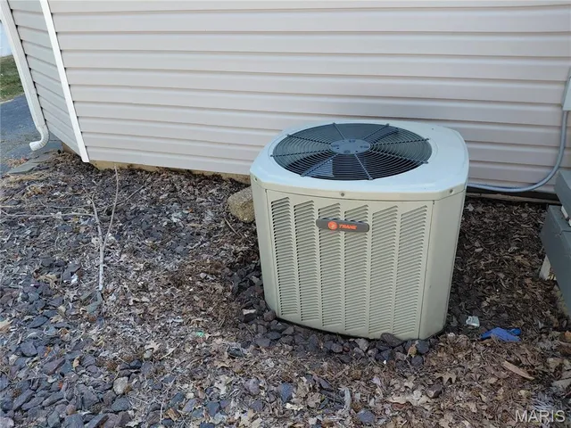 $230,000 | 25 West Oak Street, Mascoutah, IL 62258