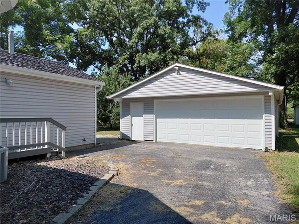 $205,000 | 25 West Oak Street, Mascoutah, IL 62258