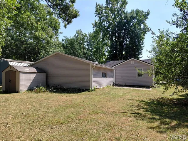 $205,000 | 25 West Oak Street, Mascoutah, IL 62258