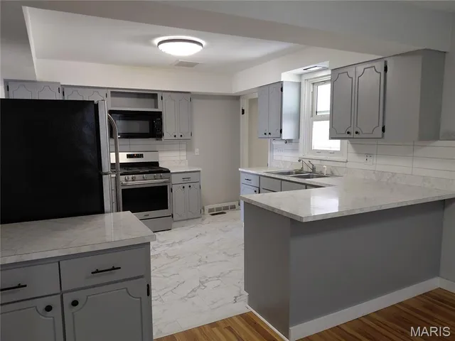 $230,000 | 25 West Oak Street, Mascoutah, IL 62258