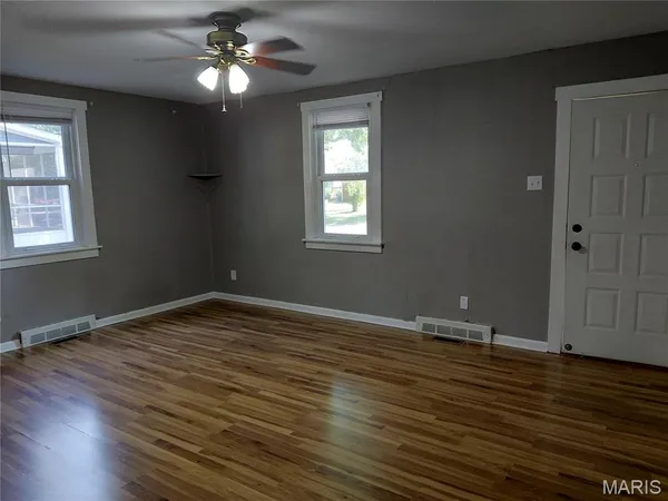 $205,000 | 25 West Oak Street, Mascoutah, IL 62258