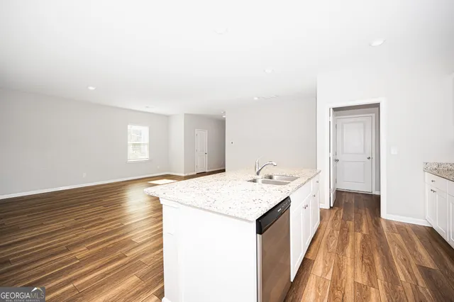 $1,950 | 76 Blue River Court, Pendergrass, GA 30567