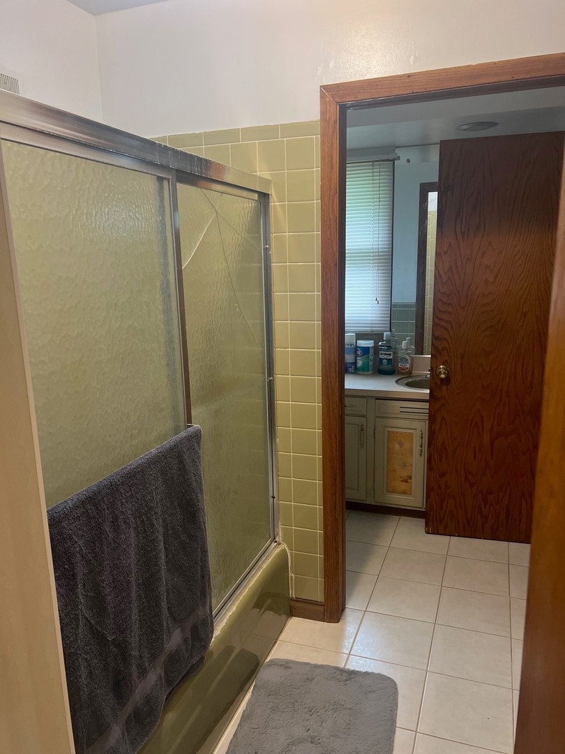 1629 Lin Lor Lane Elgin, IL 60123 - Photo 15 of 27