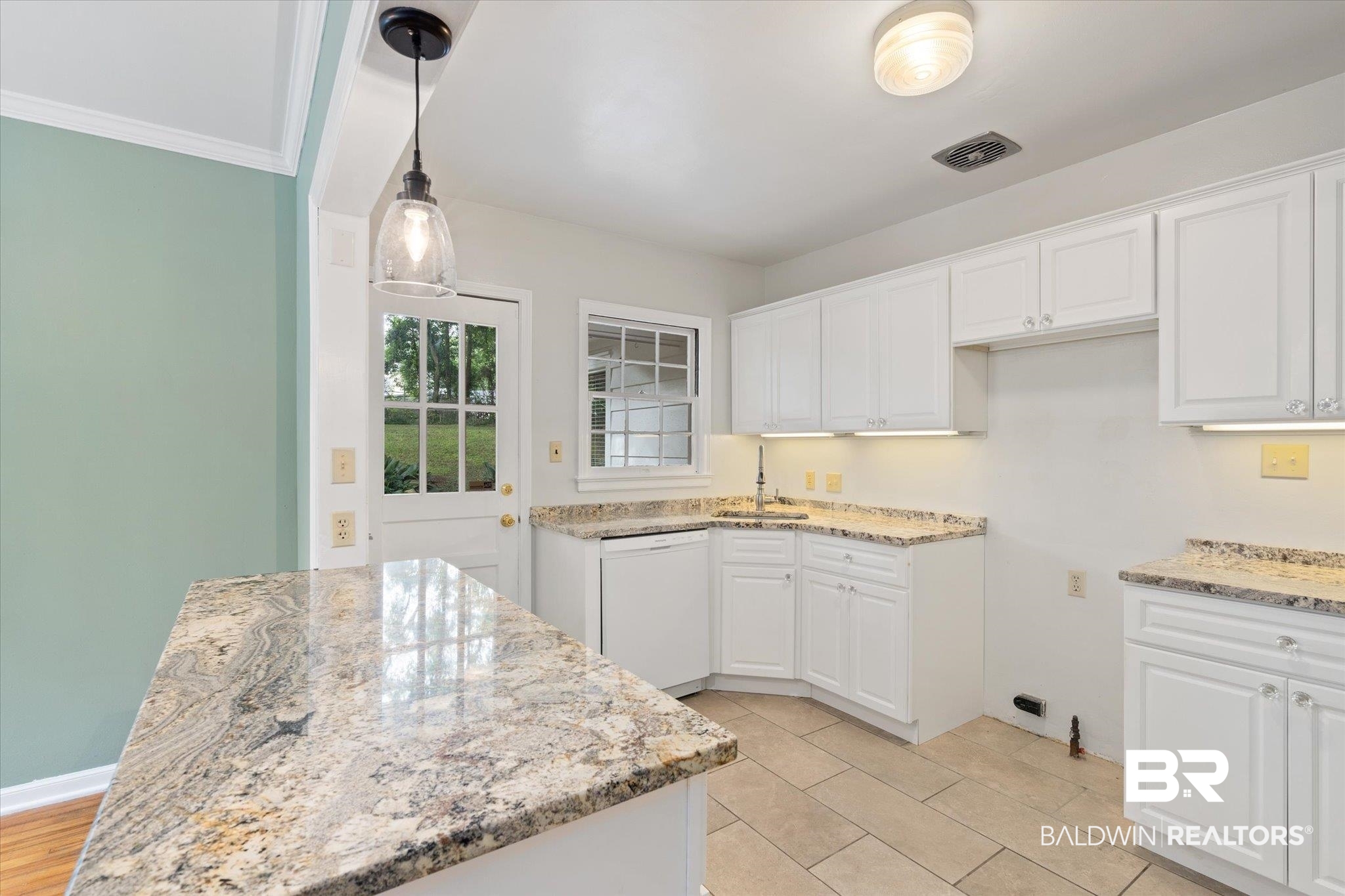2013 Levert Drive North Mobile, AL 36607 - Photo 7 of 25