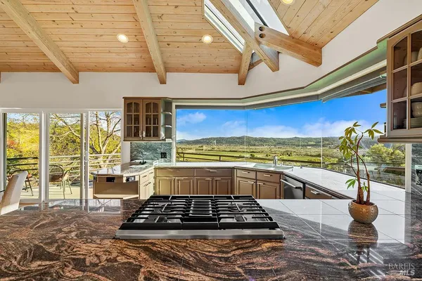 $2,500,000 | 23121 Vineyard Road, Geyserville, CA 95441