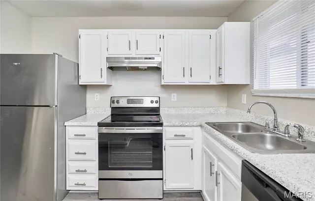 $1,600 | 12041 Victorian Village Court, St. Louis, MO 63138