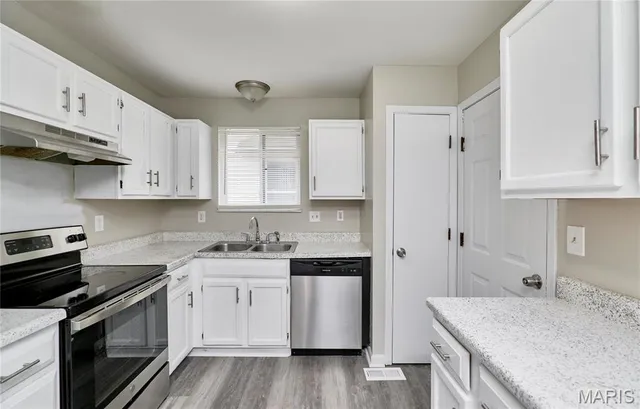 $1,600 | 12041 Victorian Village Court, St. Louis, MO 63138