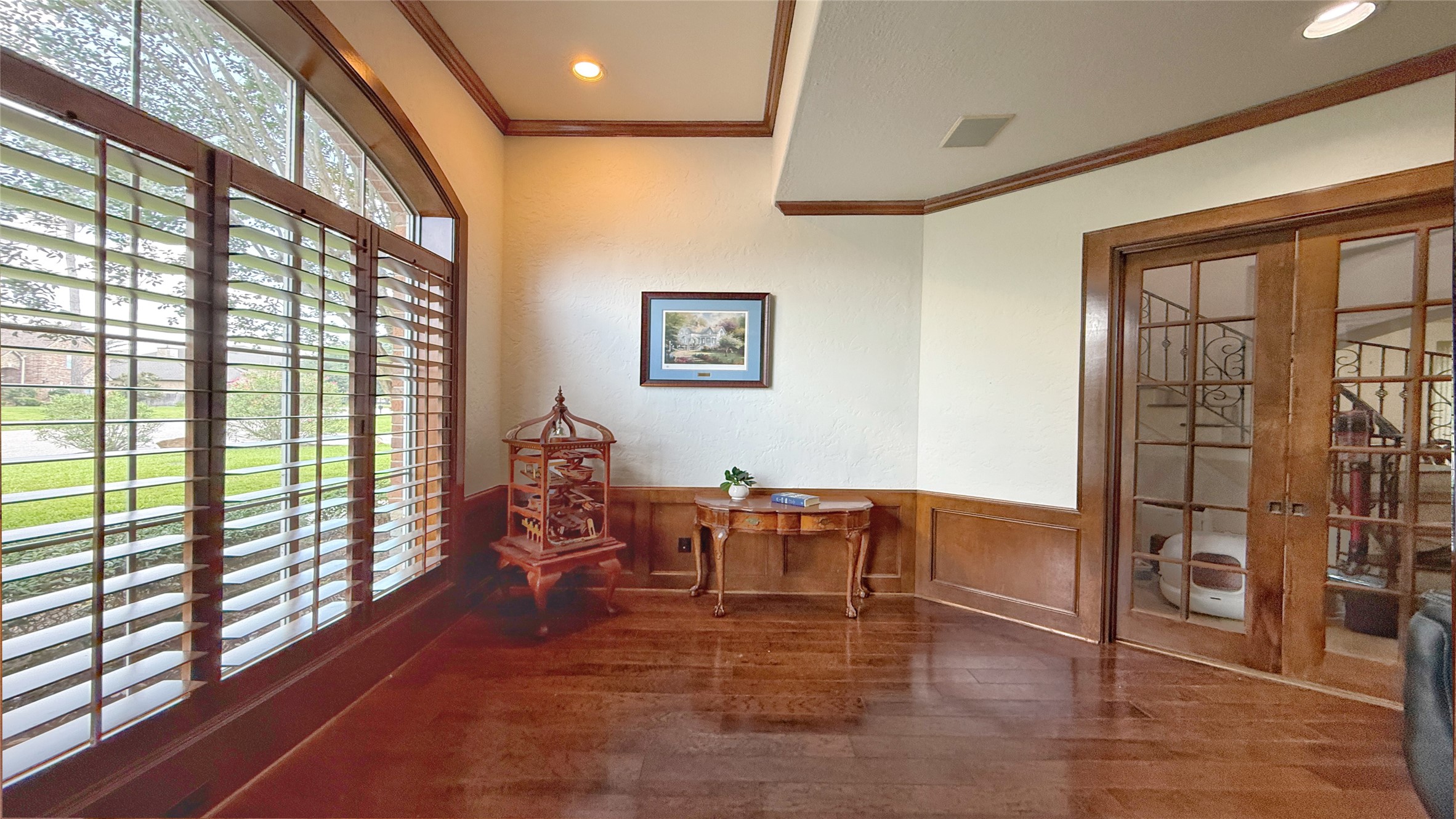 25207 Hideaway Run Drive Spring, TX 77389 - Photo 8 of 49 High ceilings & large picture windows