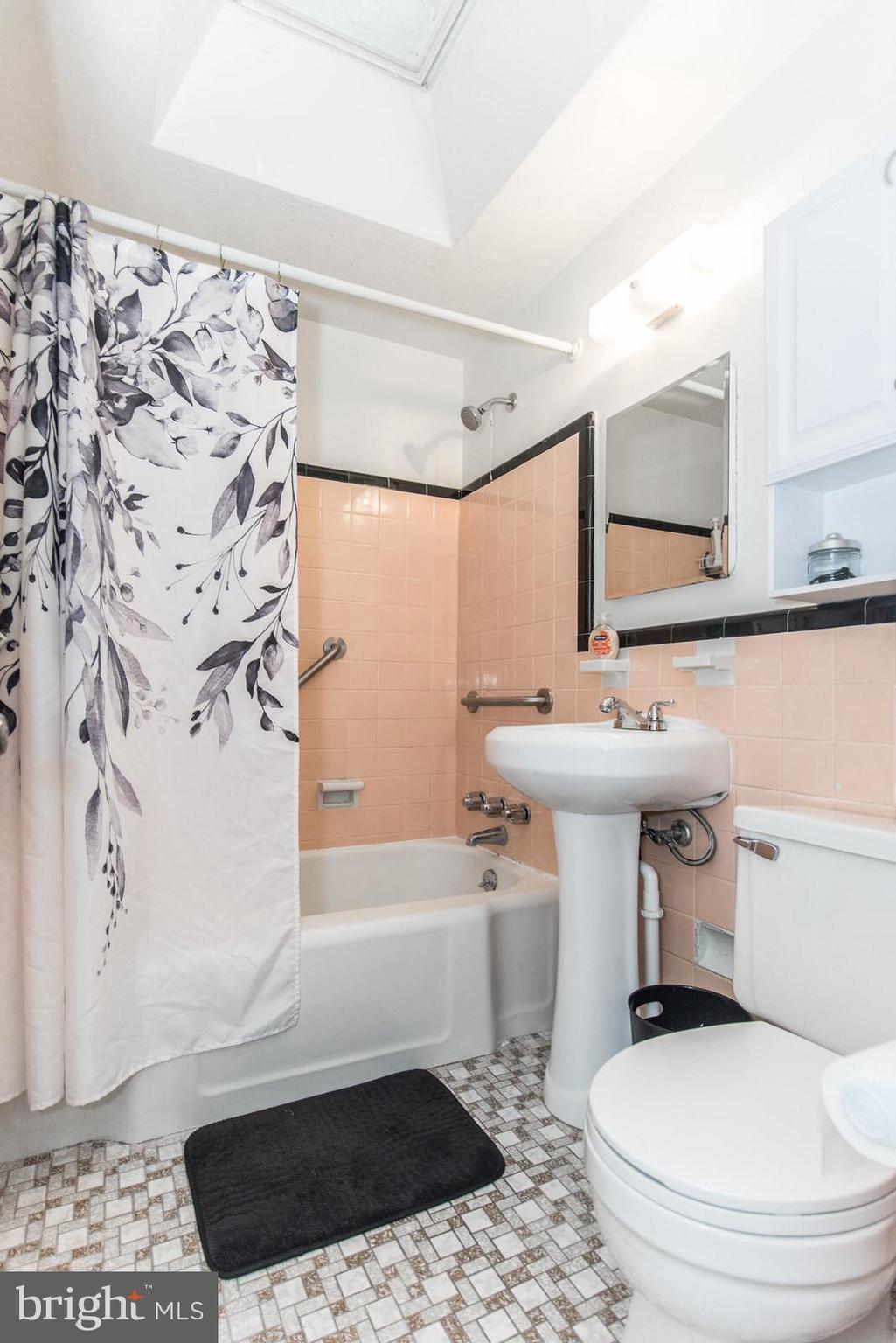 3404 Decatur Street Philadelphia, PA 19136 - Photo 14 of 40 BATHROOM 2ND FL