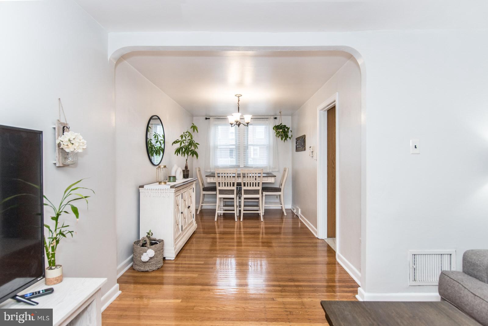 3404 Decatur Street Philadelphia, PA 19136 - Photo 6 of 40 DINING ROOM