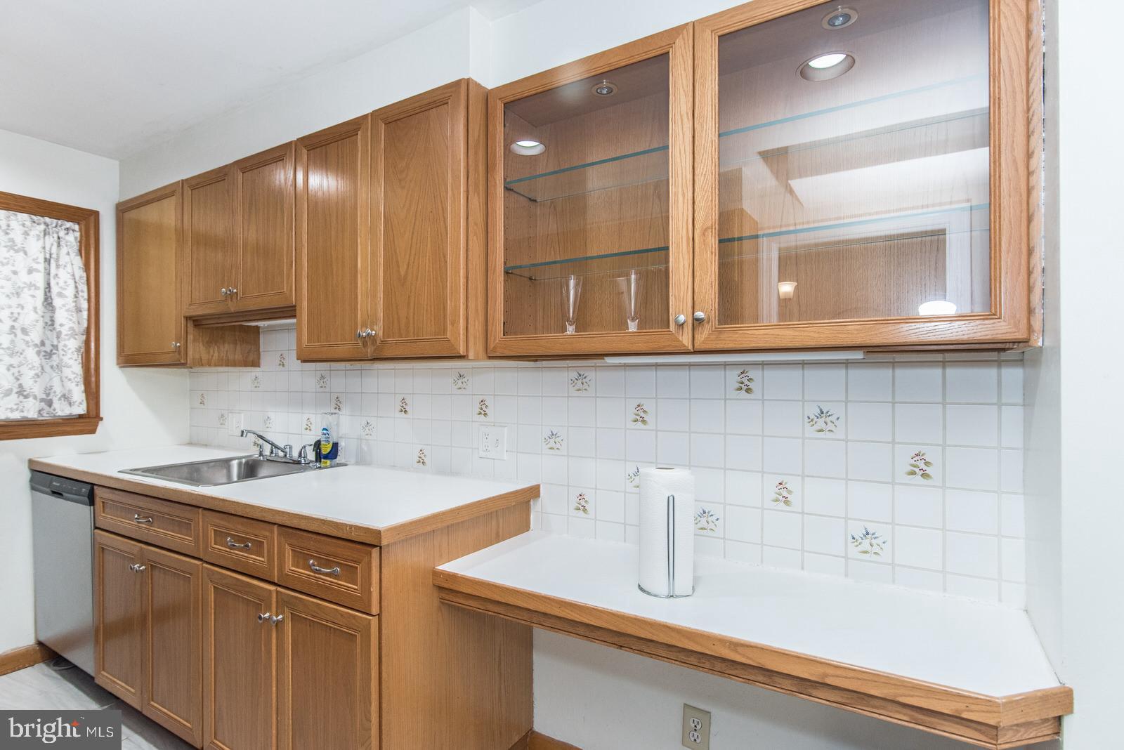 3404 Decatur Street Philadelphia, PA 19136 - Photo 10 of 40 KITCHEN