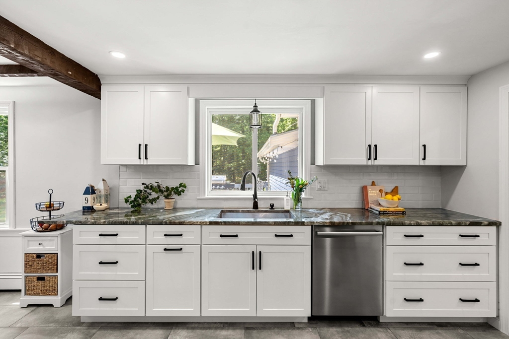9 Towne Road Boxford, MA 01921 - Photo 6 of 40