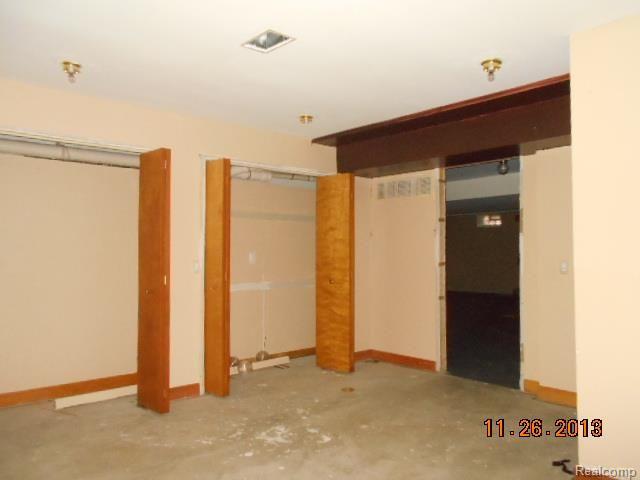 21055 Inkster Road Romulus, MI 48174 - Photo 12 of 19 DSCN4834.jpg