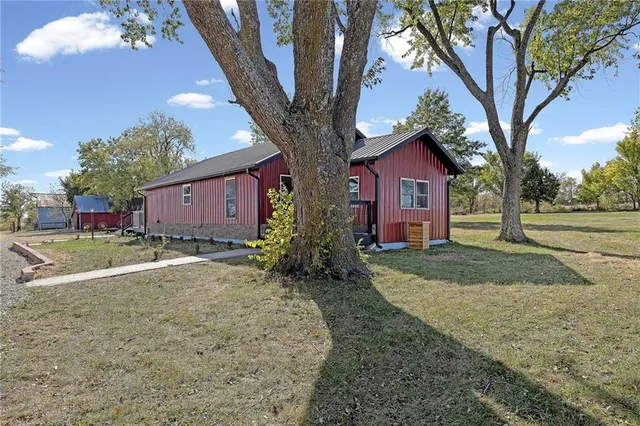$349,000 | 22244 Northwest 1400th Road, Garnett, KS 66032