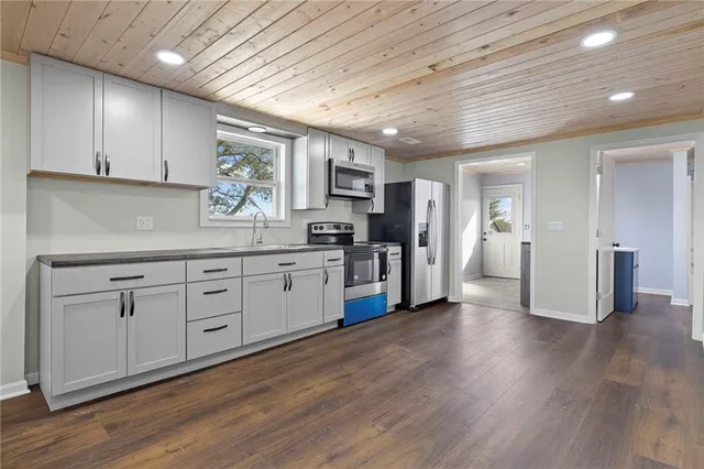 $349,000 | 22244 Northwest 1400th Road, Garnett, KS 66032