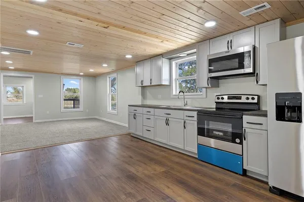 $349,000 | 22244 Northwest 1400th Road, Garnett, KS 66032