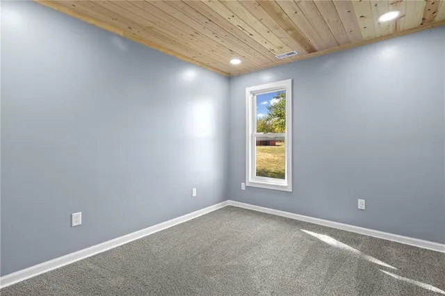 $349,000 | 22244 Northwest 1400th Road, Garnett, KS 66032