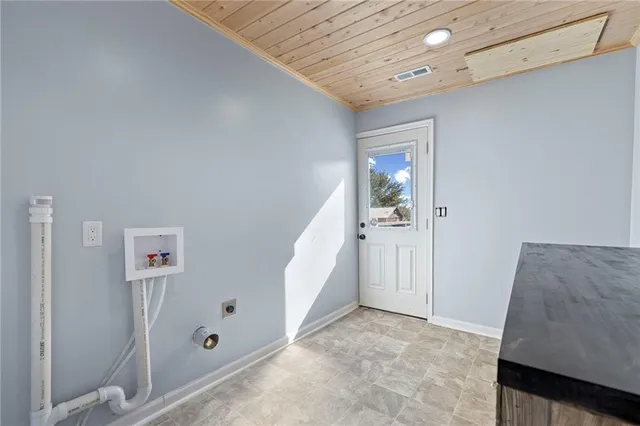 $349,000 | 22244 Northwest 1400th Road, Garnett, KS 66032