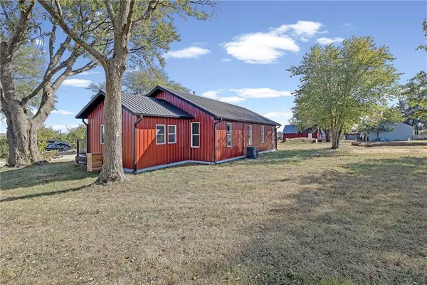 $349,000 | 22244 Northwest 1400th Road, Garnett, KS 66032
