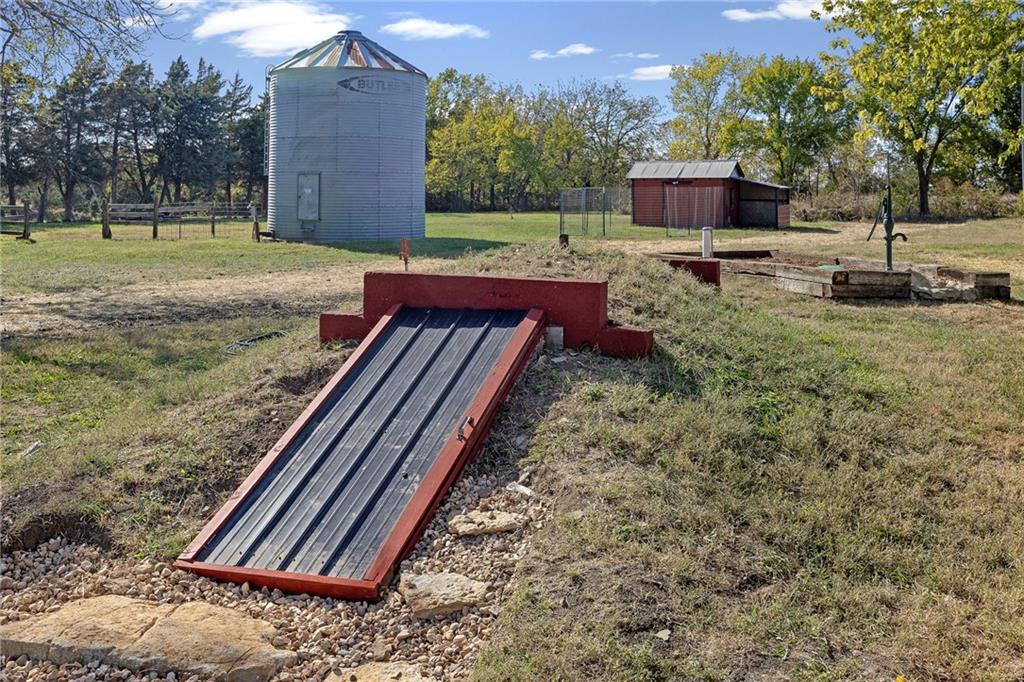 22244 Northwest 1400th Road Garnett, KS 66032 - Photo 32 of 72