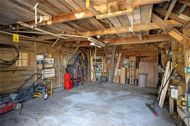 $349,000 | 22244 Northwest 1400th Road, Garnett, KS 66032