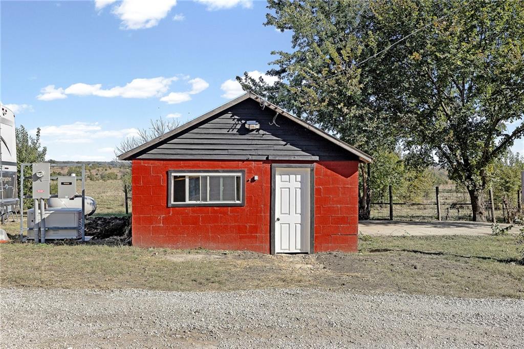 22244 Northwest 1400th Road Garnett, KS 66032 - Photo 37 of 72