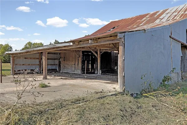 $349,000 | 22244 Northwest 1400th Road, Garnett, KS 66032