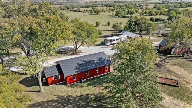 $349,000 | 22244 Northwest 1400th Road, Garnett, KS 66032