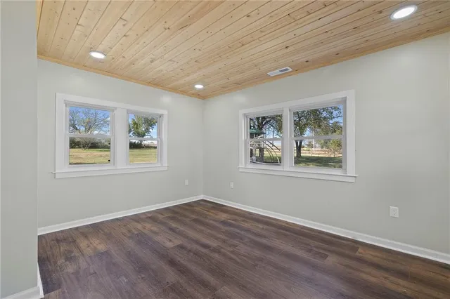 $349,000 | 22244 Northwest 1400th Road, Garnett, KS 66032