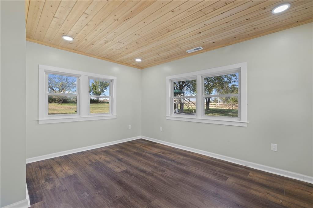 22244 Northwest 1400th Road Garnett, KS 66032 - Photo 8 of 72