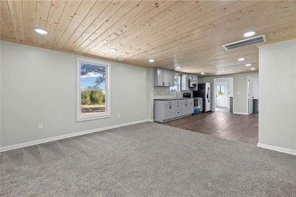 $349,000 | 22244 Northwest 1400th Road, Garnett, KS 66032