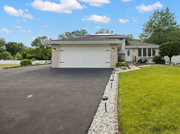 $420,000 | 903 Prescott Lane, Joliet, IL 60432