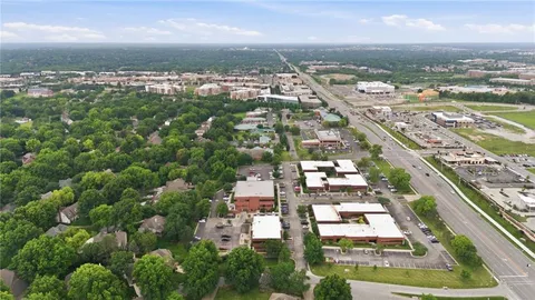 $529,000 | 5204 West 112th Street, Leawood, KS 66211