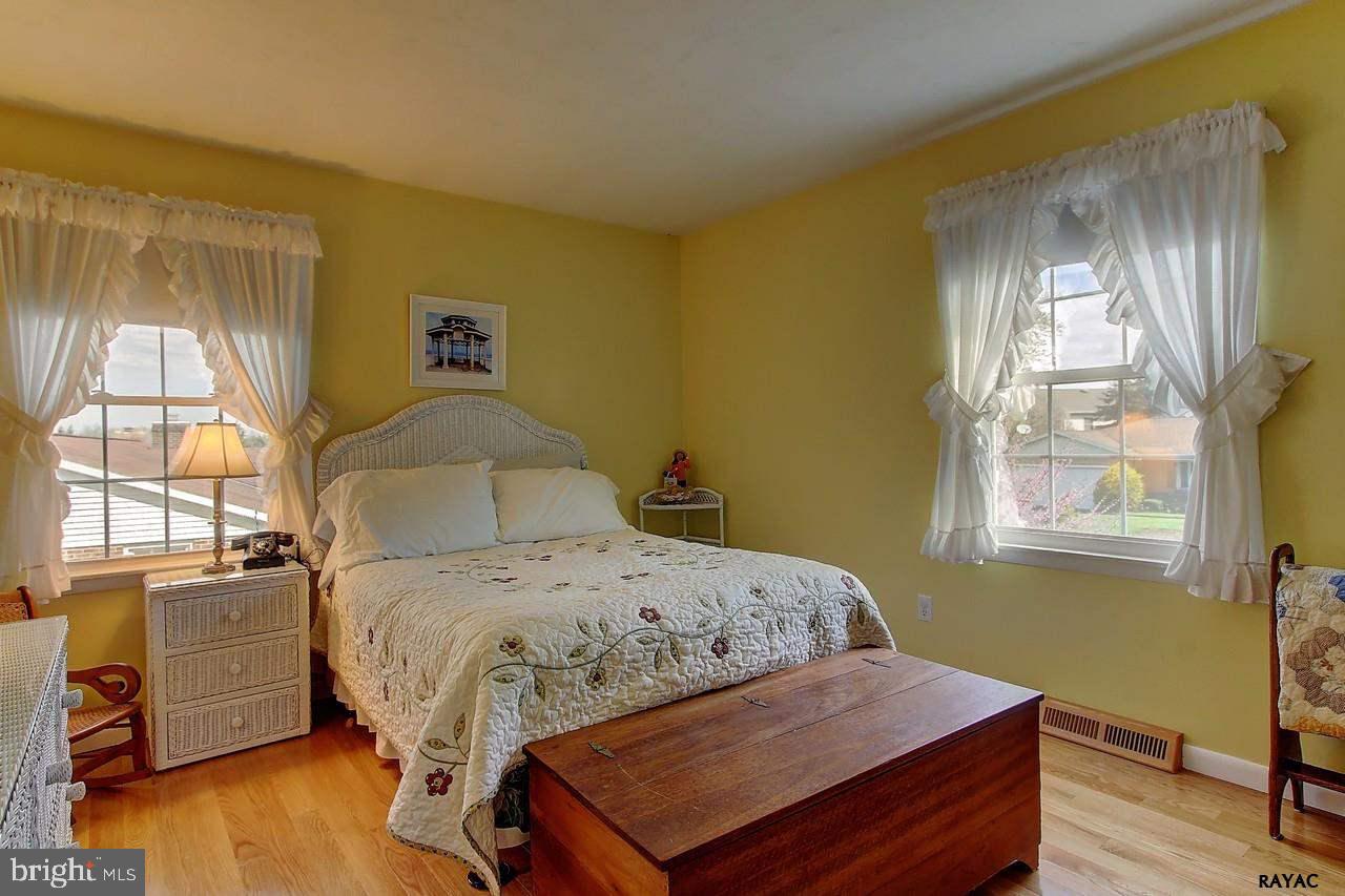 1960 Hampton Road York, PA 17408 - Photo 13 of 27 Gallery Image 13