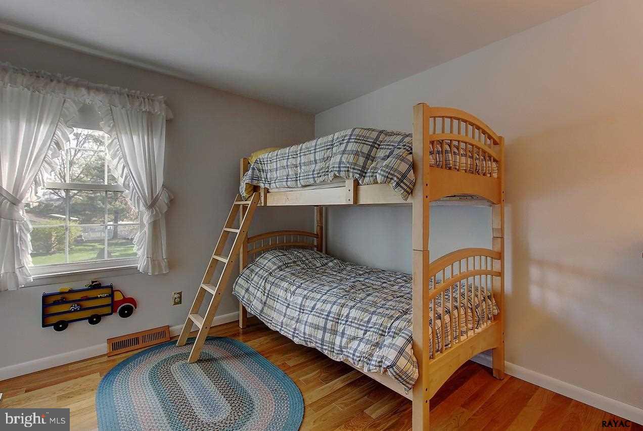 1960 Hampton Road York, PA 17408 - Photo 14 of 27 Gallery Image 14